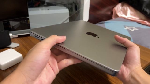 I bought a USED MacBook Pro 14" for $1500 (1TB SSD, 16GB RAM, M1 Pro with 10 Core CPU & 16 Core GPU смотреть онлайн