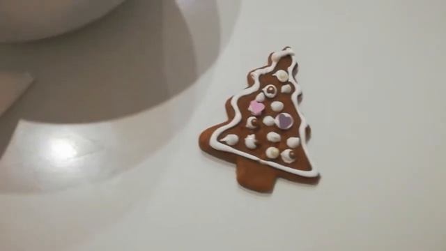 Элис делает новогодние пряники. Alice makes gingerbreads смотреть онлайн