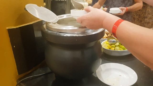 Ужин в отеле Grand Oasis Resorts 4 звезды. Вкусно ли готовят? Нравится ли мне и моему мужу еда? смотреть онлайн