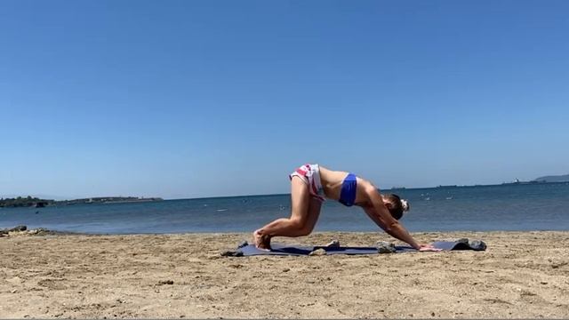 17-Minutes Yoga Core Workout смотреть онлайн