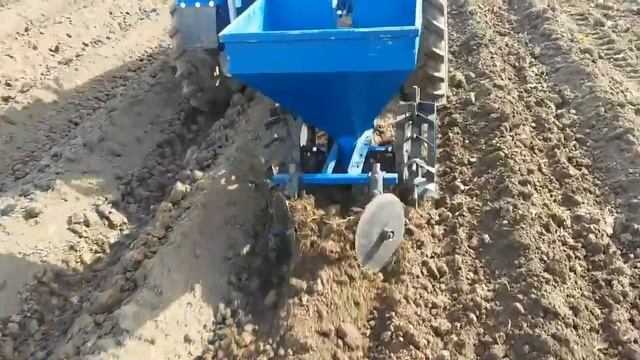 Картофелесажалка PL-50 для мотоблока и минитрактора смотреть онлайн