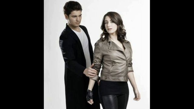 .''Çağatay Ulusoy explicó por qué ocultó su amor por Hazal Kaya. смотреть онлайн