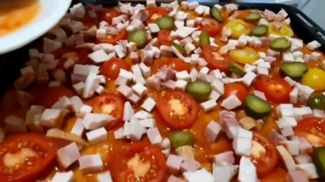 Пицца по домашнему !!! Быстро , вкусно ,просто !!!!