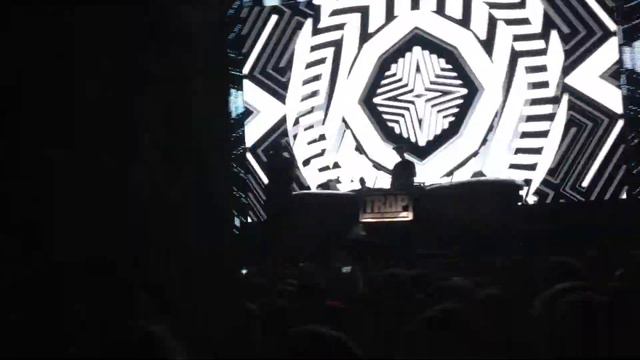 Yellow M.F. Claw Space Moscow 2016 смотреть онлайн