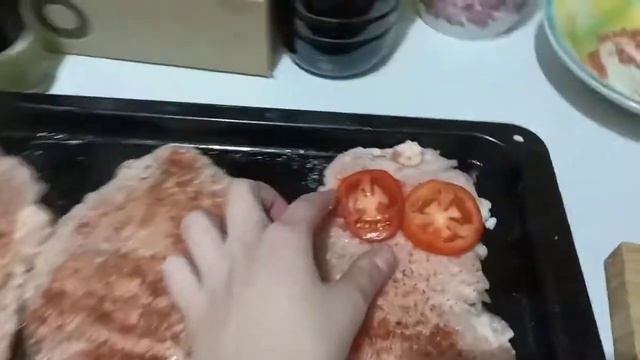 Эскалоп из свинины. С сыром и помидором. Невероятно нежное мясо. смотреть онлайн