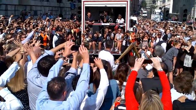 Olympic Torch at Bank, London 2012 смотреть онлайн
