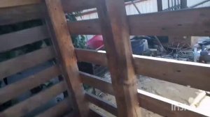 Домик из поддонов для детской площадки