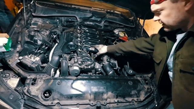 БМВ Е60 М57 замена роликов, свечей накала, блока розжига свечей накала, снятие впускного коллектора смотреть онлайн