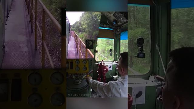 Проба тормозов на тепловозе ЧМЭ3 ⚙️ с восстановительным поездом #shorts смотреть онлайн