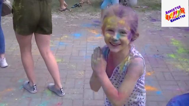 Алиса идет на Краски холли смотреть онлайн