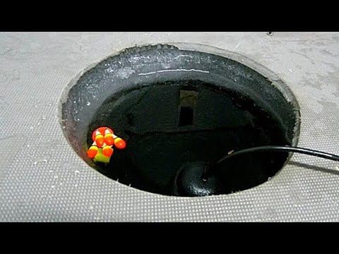 ПОД ЛУНКОЙ СОБРАЛАСЬ ВСЯ РЫБА!!! ЖОР ЛЕЩА! ЗИМНЯЯ РЫБАЛКА НА ПОПЛАВОК смотреть онлайн