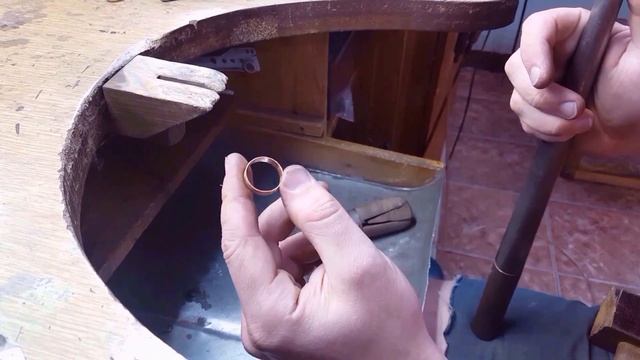 Изготовление обручальных колец с подвижной вставкой смотреть онлайн