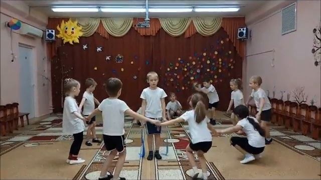 подвижная игра "Дождик " смотреть онлайн