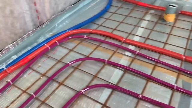 Монтаж Контуров Тёплого Пола в Деревянном Доме Трубой #Rehau Pink смотреть онлайн