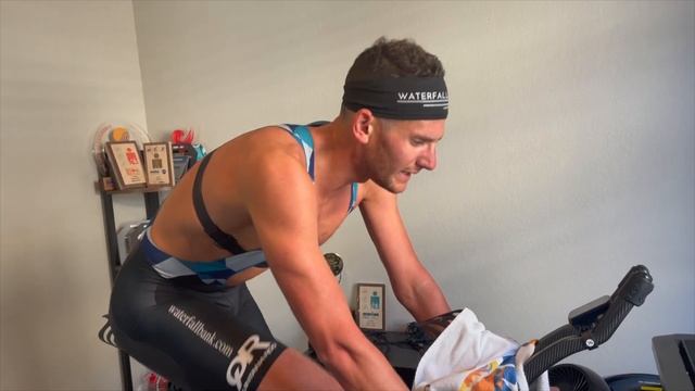Pro Triathlete Day in the Life: FTP test/ lift/ swim смотреть онлайн