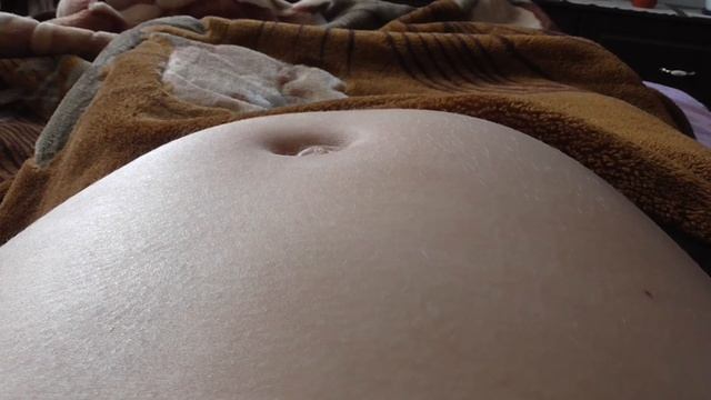 Что ребенок вытворяет в животе у мамы. 13. 06. 16. смотреть онлайн