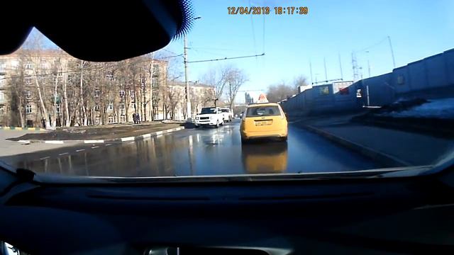 Ушлый таксист "Желтого такси" ЕМ 506 77 смотреть онлайн