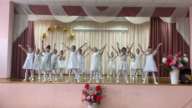 «Аист на крыше» Танцевальный коллектив «Ялкын» средняя группа смотреть онлайн