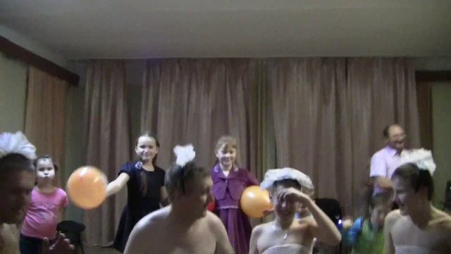 Танец маленьких утят. Юбилей свекра - дубль2 (remix) смотреть онлайн