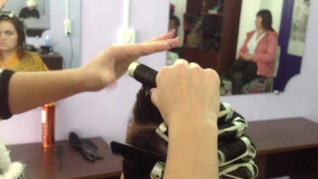 Урок 8 Накручиваем волосы на бигуди смотреть онлайн