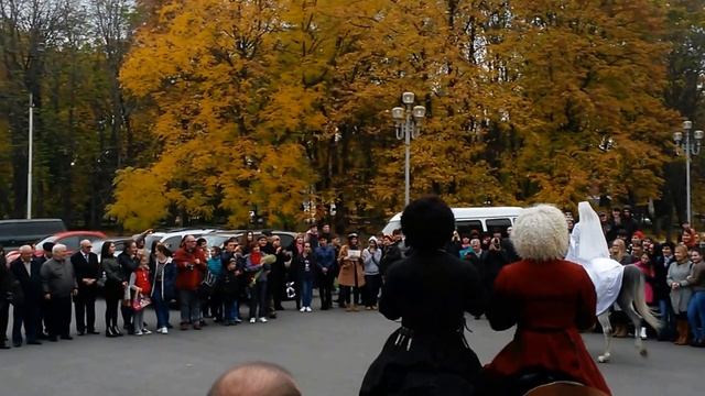 Осетия. Алания. Владикавказ. Конный театр. Всадница. Танец коня смотреть онлайн