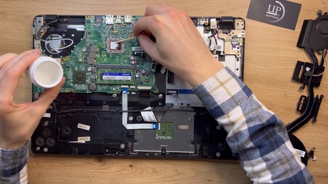 Чистка ноутбука Acer v5-552g, разбор, замена термопасты + диагностика hdd СЦ ”UPservice” Киев смотреть онлайн