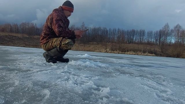 Последний Лёд! Ловля на рыболовные Косынки смотреть онлайн