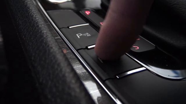 2016 Volkswagen Passat: ParkAssist Demo смотреть онлайн