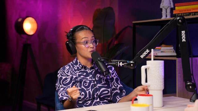 #4 Taylor Swift and Travis Kelce, and the function of a 'Crisp Butty' смотреть онлайн