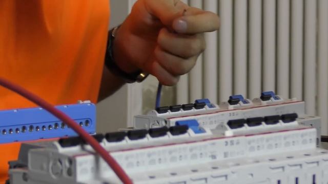 Март 2019: Переделка щита профессиональным электромонтажником Георгием Кривенко смотреть онлайн