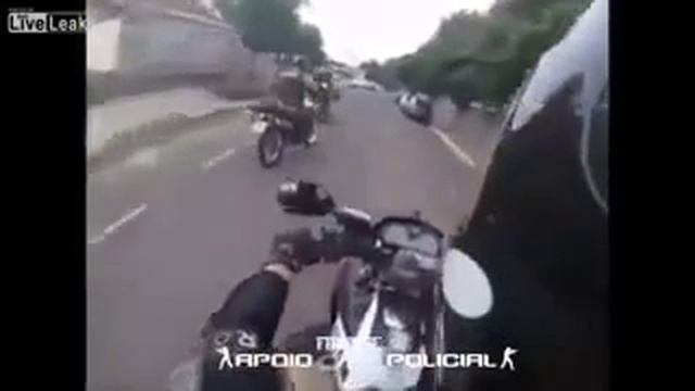 Полицейская погоня на мото смотреть онлайн