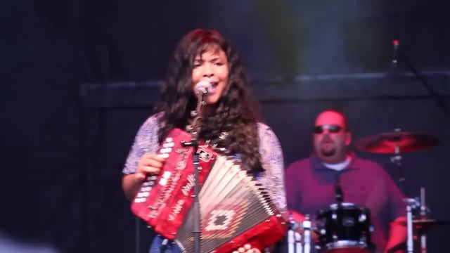 Rosie Ledet Zydeco "When Love Is Real" смотреть онлайн