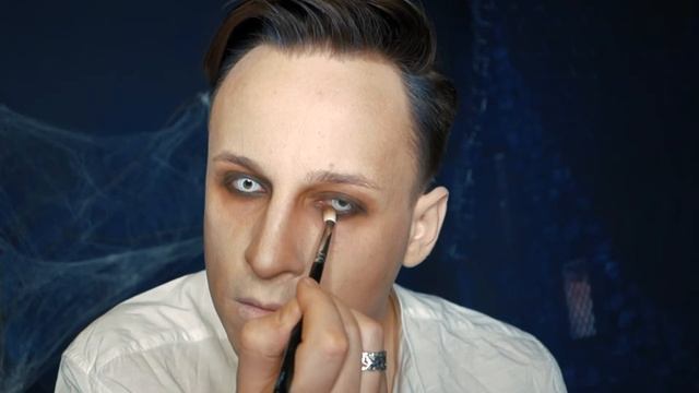 Образ на Хэллоуин / vampire / Makeup Tutorial. смотреть онлайн
