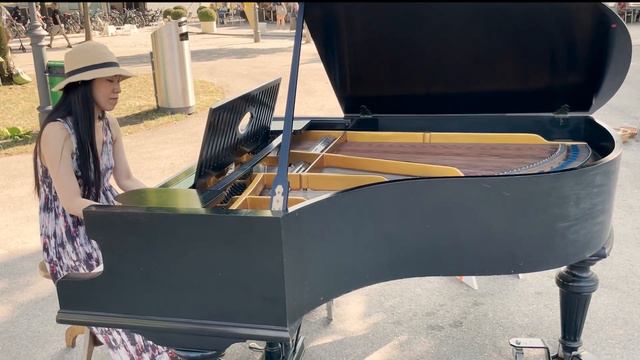 Yiruma | River Flows in You | Public Piano | YUKI PIANO смотреть онлайн