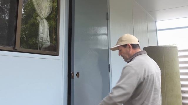 How To Brush a Door Using Water Based Paint or Acrylic Paint. Painting door from start to finish. смотреть онлайн