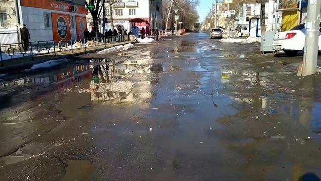 Плохие дороги в центре города Сызрани 2018 Апрель смотреть онлайн