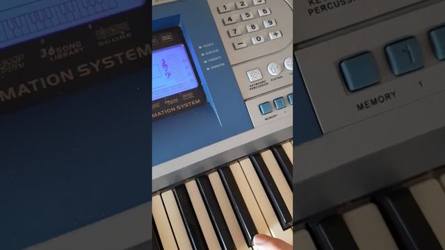 Синтезатор Techno KB-820 смотреть онлайн