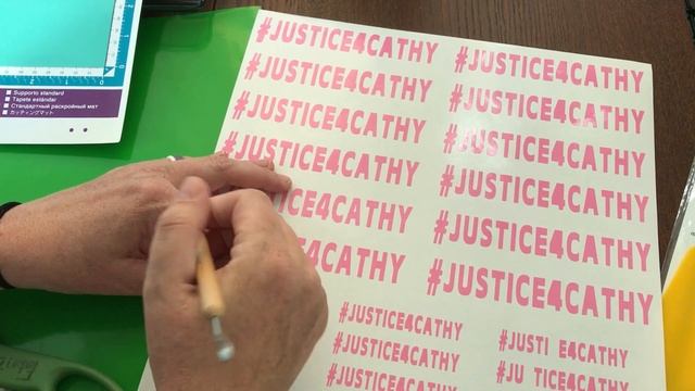 Brother ScanNCut CM350 - Cutting Oracal 651 for Window Decals смотреть онлайн