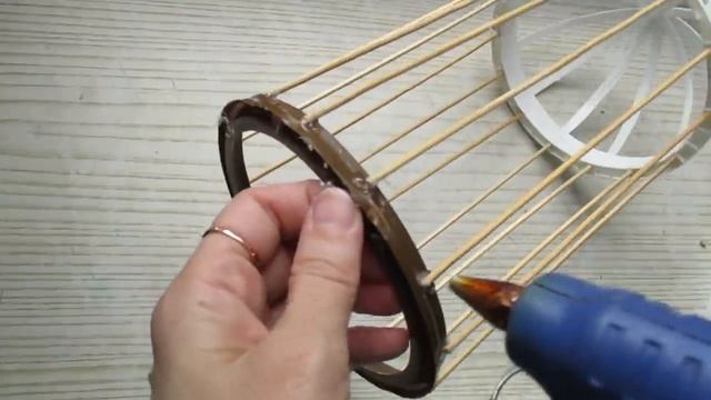 Клетка из пластикового ведёрка\#клетка#декоративнаяклеткасвоимируками# смотреть онлайн