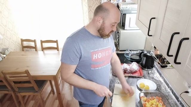 МАССАЖИСТКА ЦЫГАНКА ВЫПРАШИВАЛА ДЕНЬГИ, КРЕМА И СВЕЧИ! смотреть онлайн