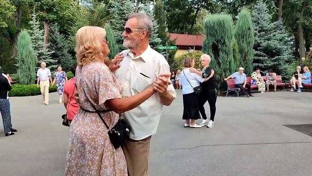 Я ИДУ ТЕБЕ НАВСТРЕЧУ! 2 СЕНТЯБРЯ 2023 ТАНЦЫ ХАРЬКОВ УКРАИНА смотреть онлайн