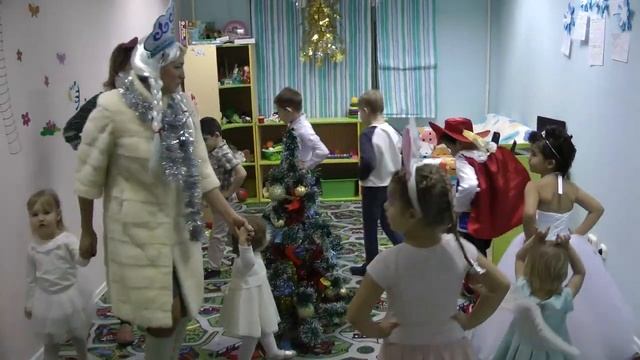 В лесу родилась елочка - Новогодний утренник 2017 смотреть онлайн
