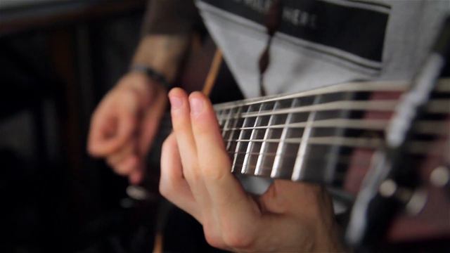 THE BARITONE! смотреть онлайн