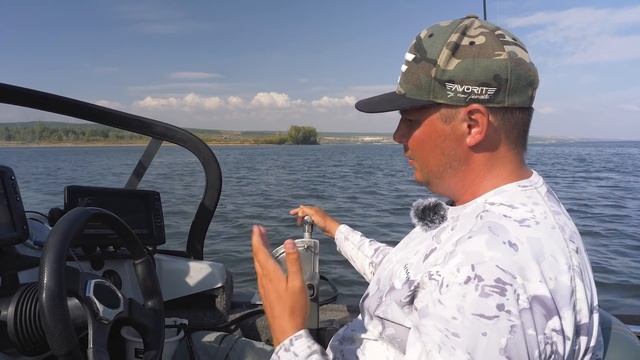 Оператор поймал трофейного голавля | Константин Кудинов о Garmin Panoptix LiveScope на реке смотреть онлайн