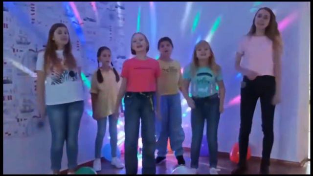 ПЕСНЯ ЗА МЕЧТОЙ // КТО-ТО ЗАЖИГАЕТ ОГНИ смотреть онлайн