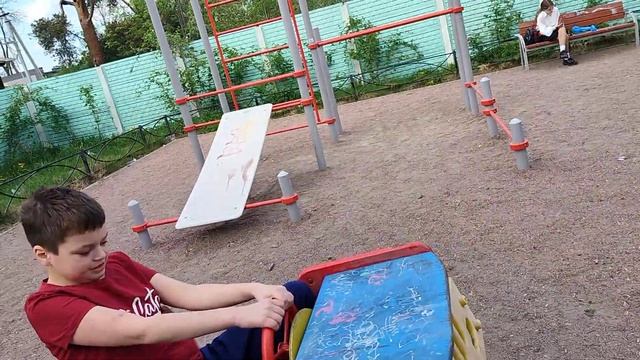 детская площадка в Тайцах. 23 мая 2023 года смотреть онлайн