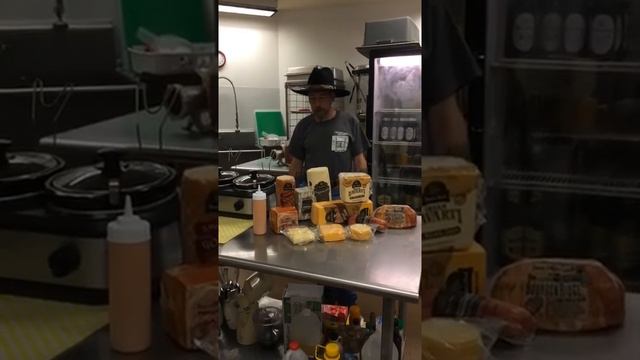 The Great Burger Debate смотреть онлайн