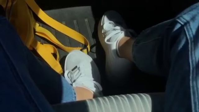 Barbara wears NIKE Air Force 1 Sage Low смотреть онлайн
