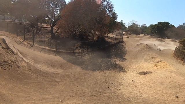 Traxxas X-Maxx 8S First Run // 1/6 Electric Brushless 8S RC monster truck, first time out, all stoc смотреть онлайн