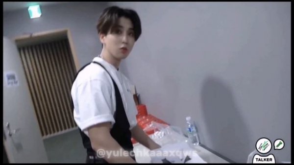 Сынмин ведет себя как Сынмин на протяжении 3-х минут!!